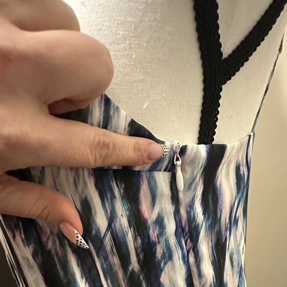 Dolce Vita Faith V Neck Silky Jumpsuit NWT - Picture 4 of 11